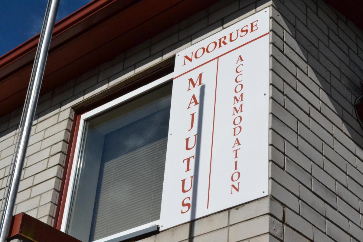 Nooruse Majutus - Housity