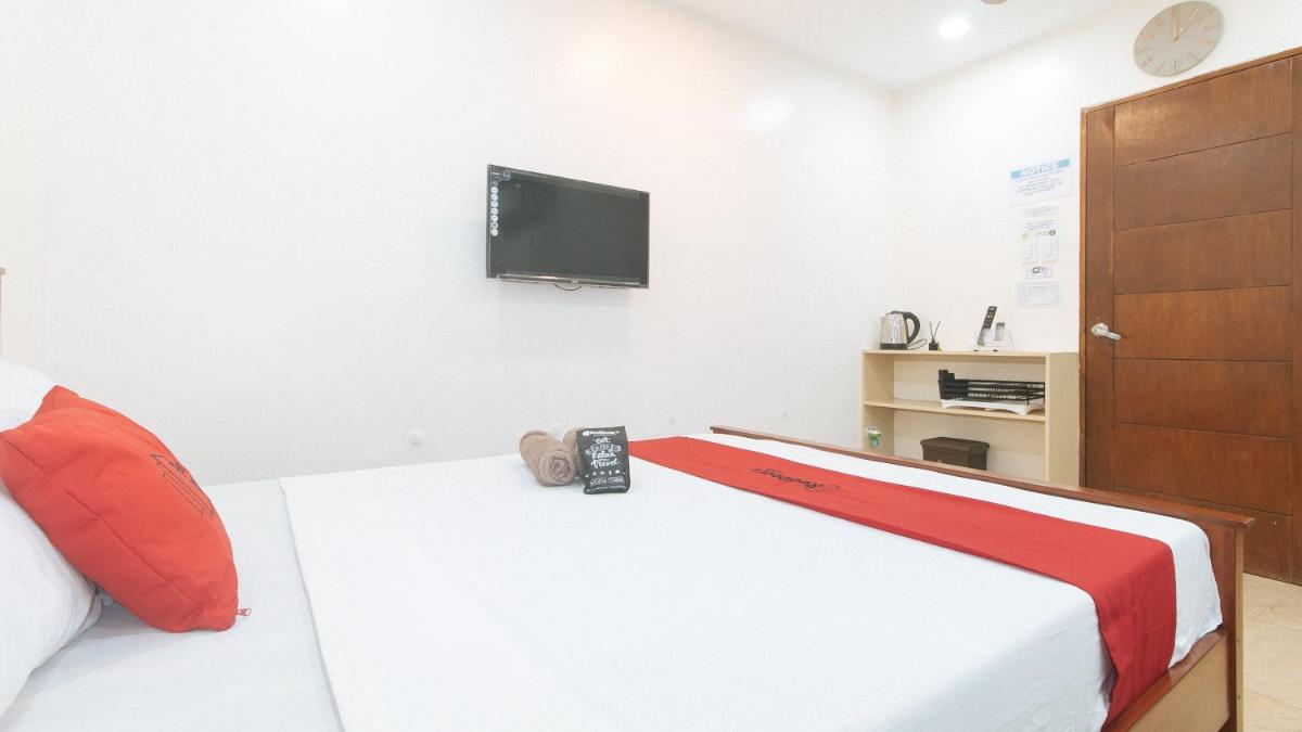 RedDoorz at RJs Bldg near Lyceum Gen Trias Cavite - Housity