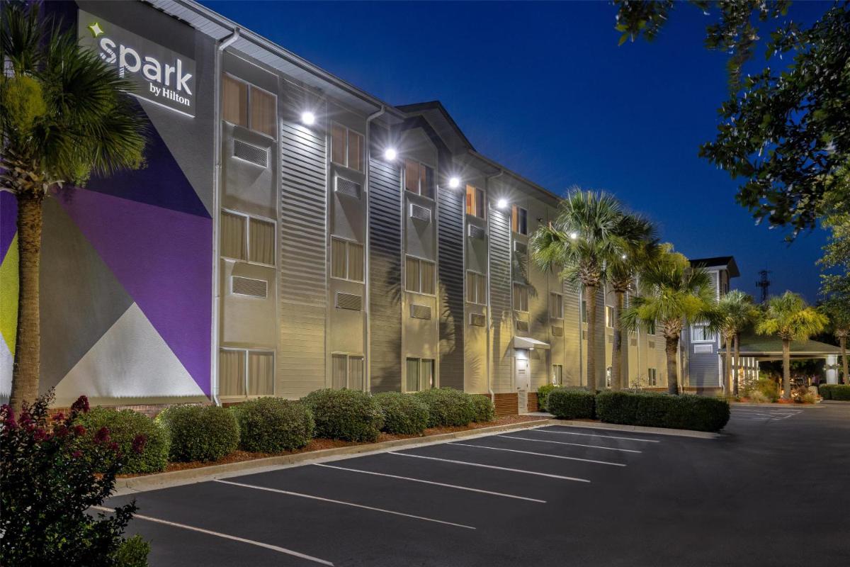 Spark By Hilton Wilmington Carolina Beach Rd - Housity