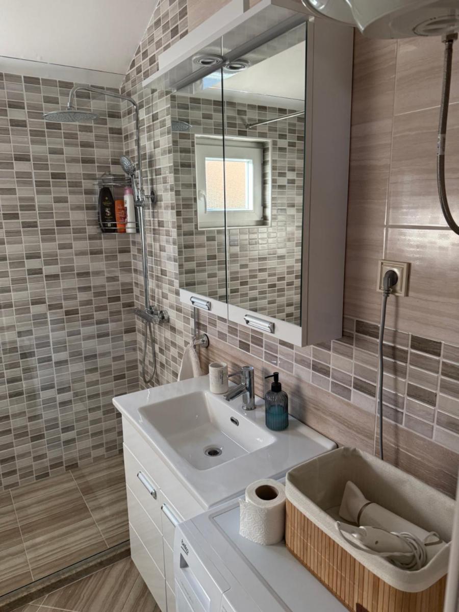 DiVino Apartment - Housity