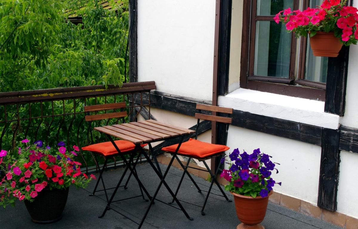 Villand Hotel with Free Private Parking and Self Check In - Housity