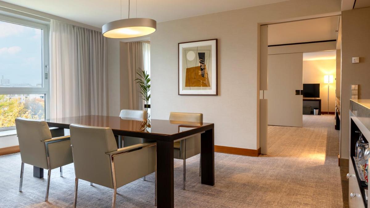Küche/Küchenzeile in der Unterkunft InterContinental Berlin by IHG