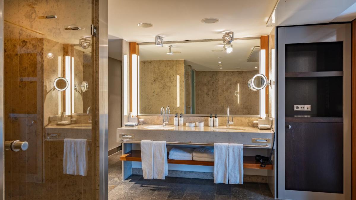 Ein Badezimmer in der Unterkunft InterContinental Berlin by IHG