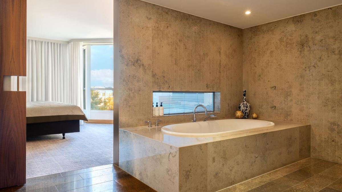 Ein Badezimmer in der Unterkunft InterContinental Berlin by IHG