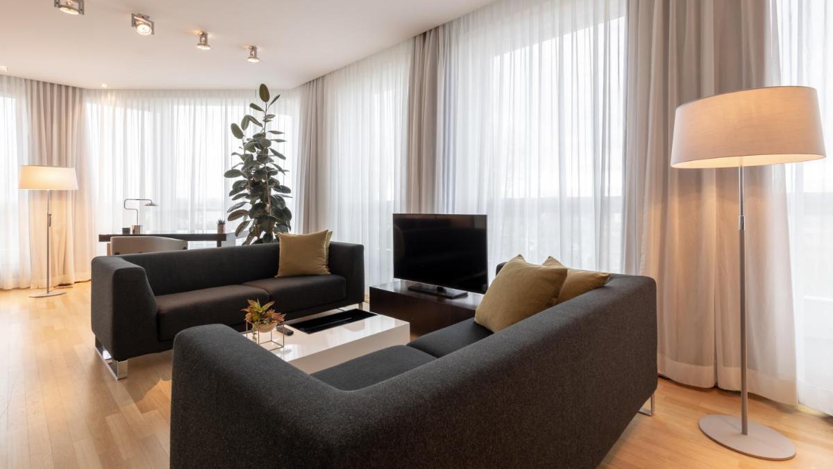 Ein Sitzbereich in der Unterkunft InterContinental Berlin by IHG