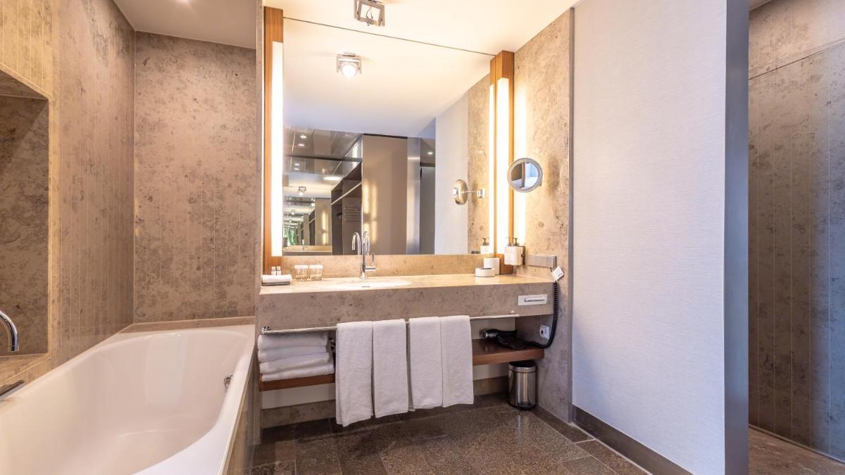 Ein Badezimmer in der Unterkunft InterContinental Berlin by IHG