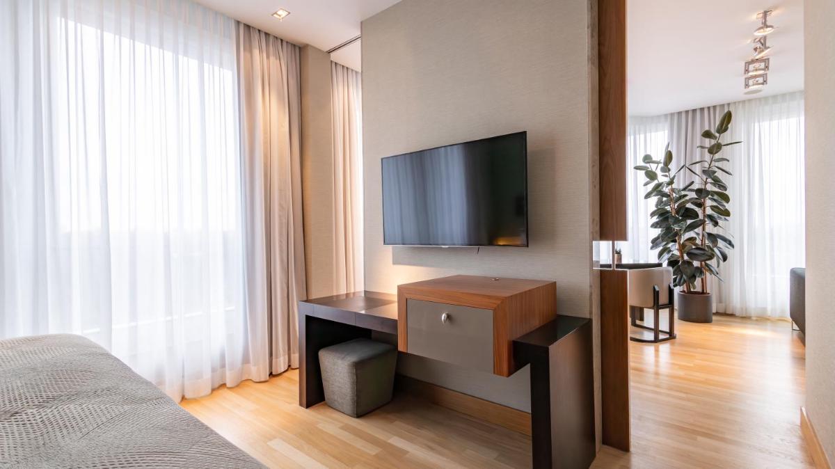TV/Unterhaltungsangebot in der Unterkunft InterContinental Berlin by IHG