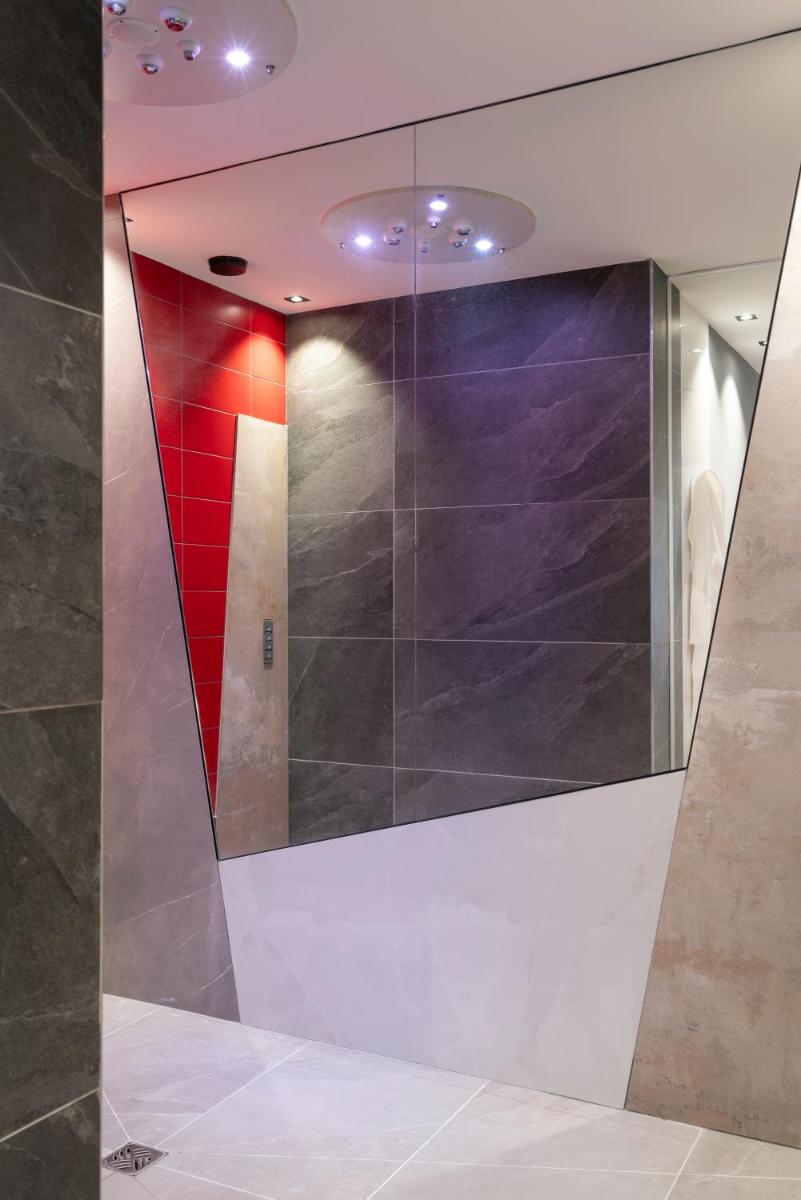 Salle de bains dans l'établissement MGM Hôtels & Résidences - Hôtel Alhéna