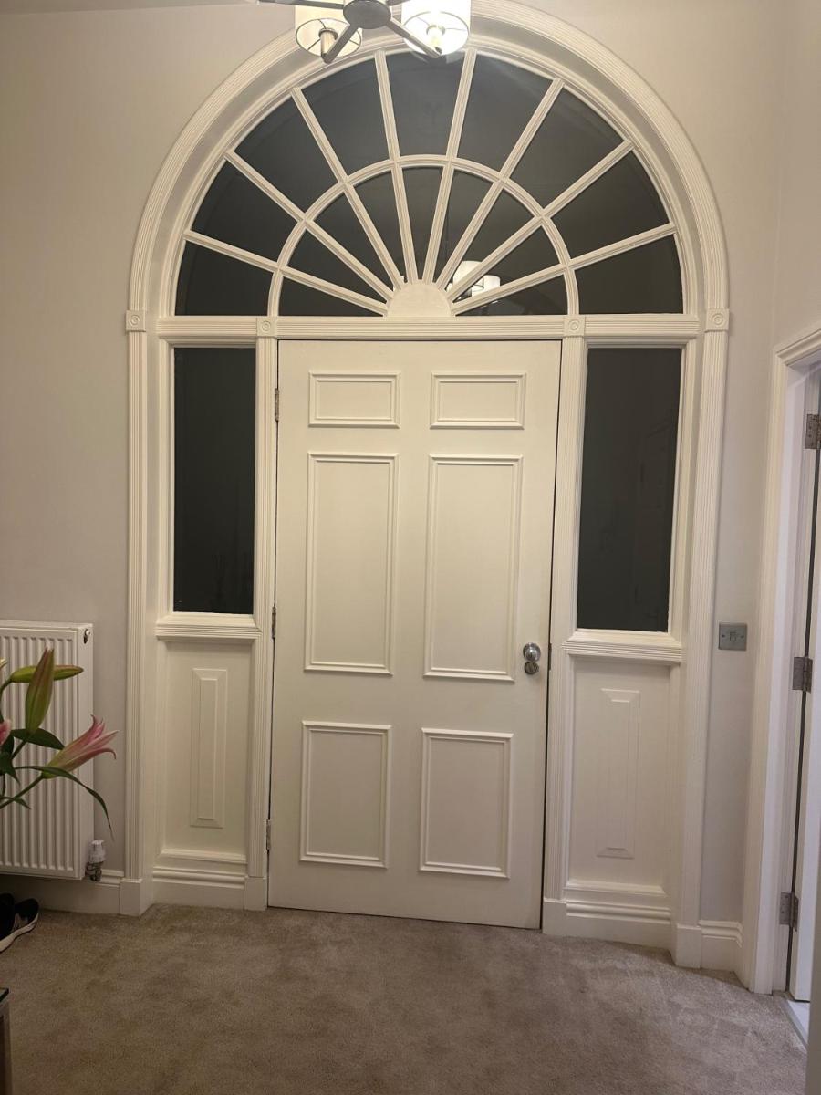 Full Apartment with secure parking great views - Housity