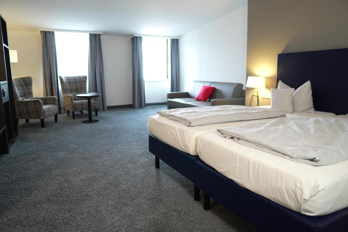 B&amp;K Hotels - Housity