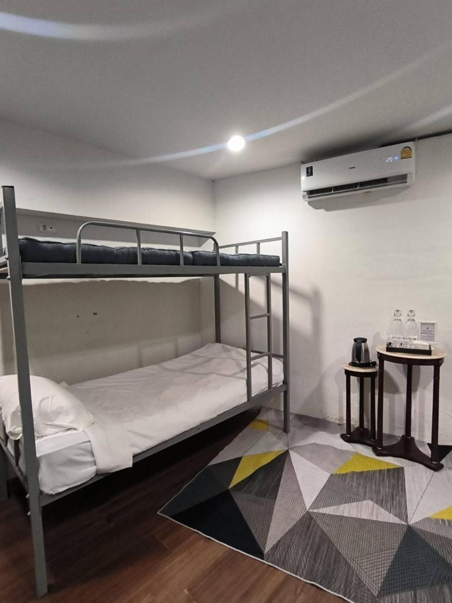 Around The World Bed and Breakfast - Hizvo
