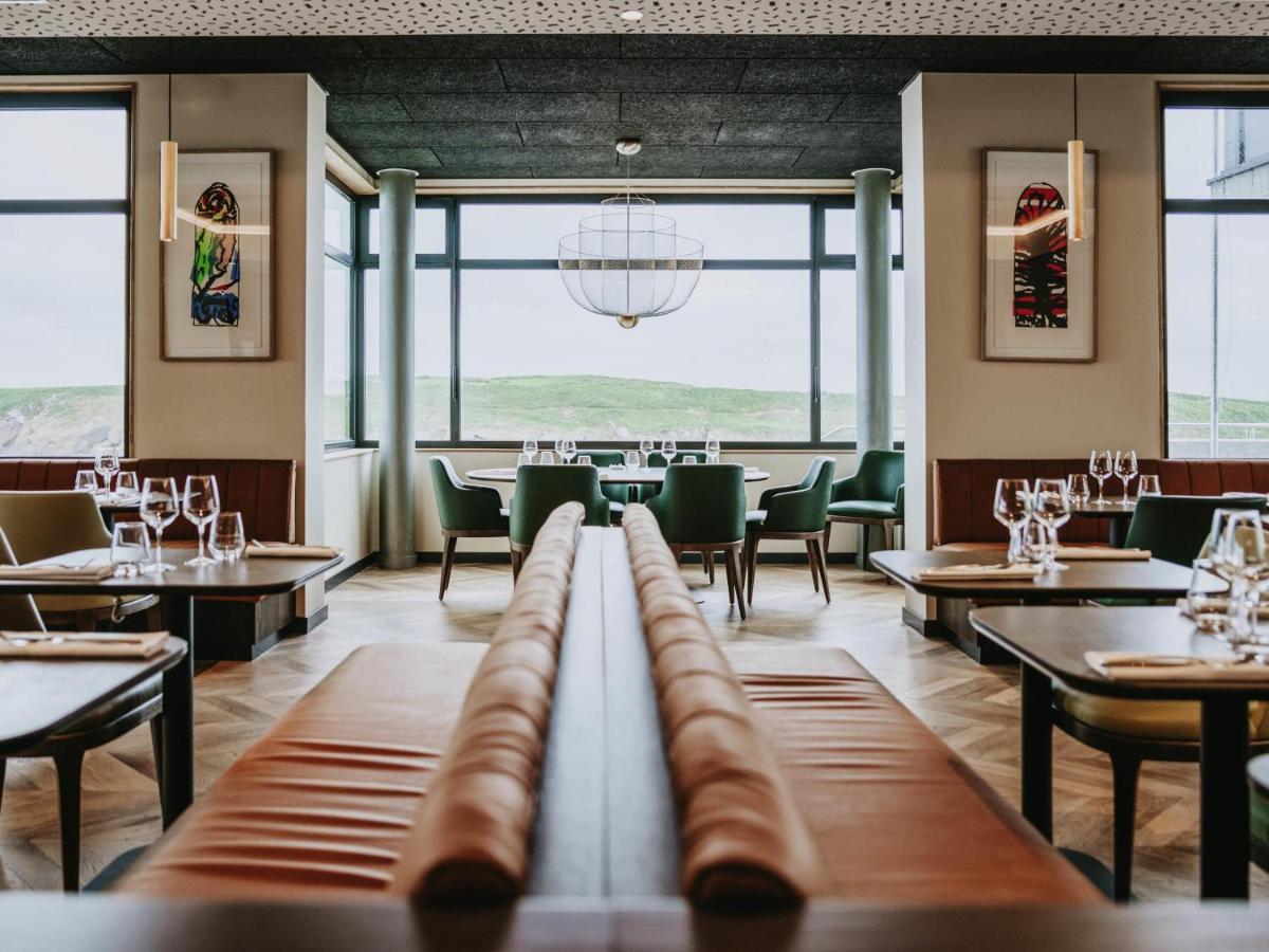 Coin salon dans l'établissement Sainte-Barbe Hotel & Spa Le Conquet - MGallery Collection