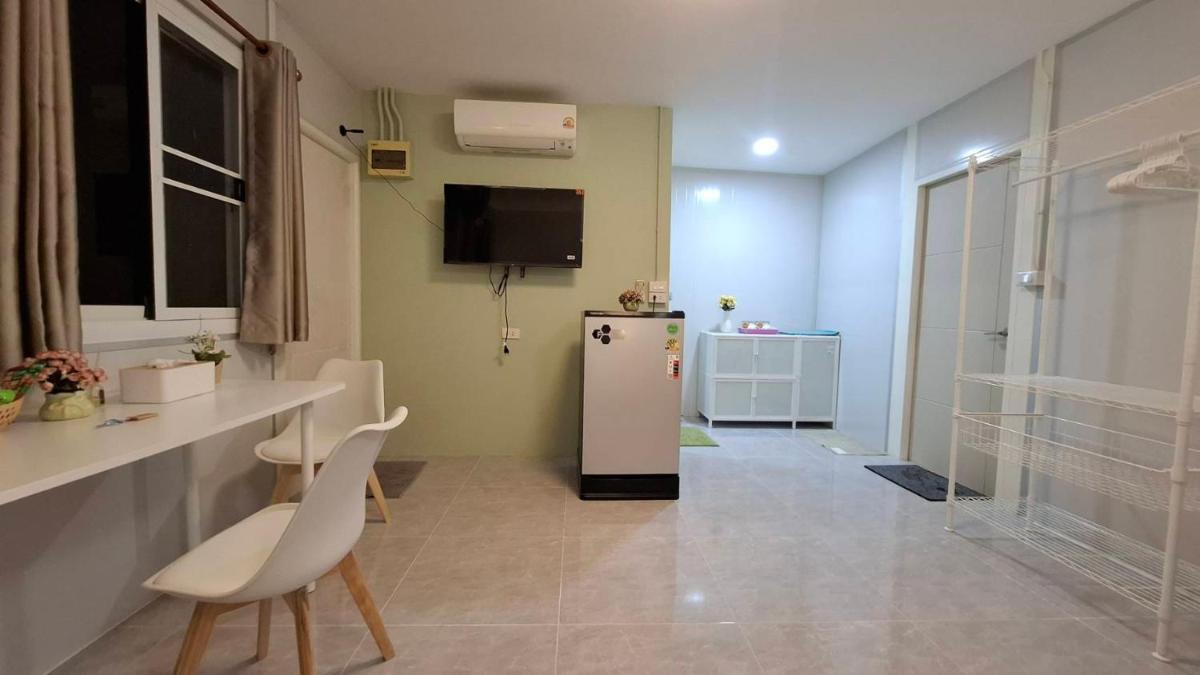 Yellow house salaya - Housity