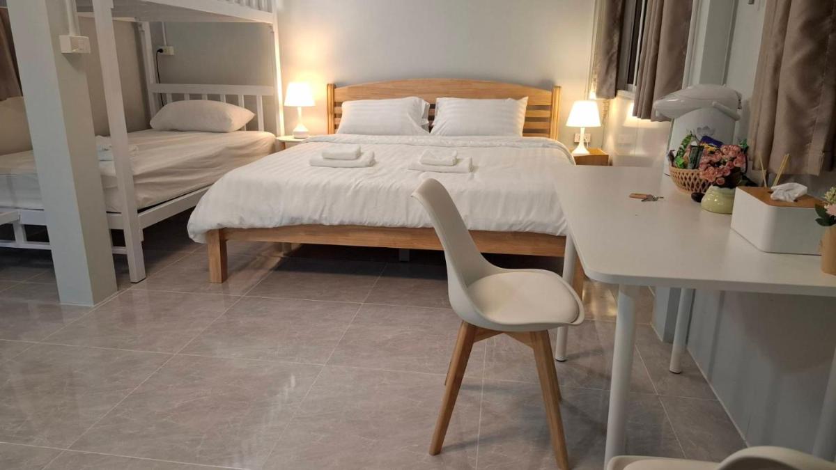 Yellow house salaya - Housity