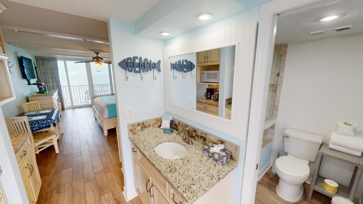 Island Inn Beach Resort - Housity