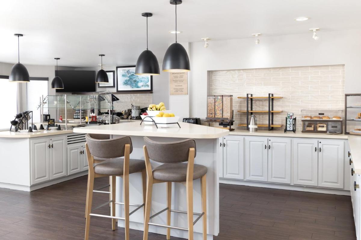 Staybridge Suites Denver - Central Park by IHG - Housity