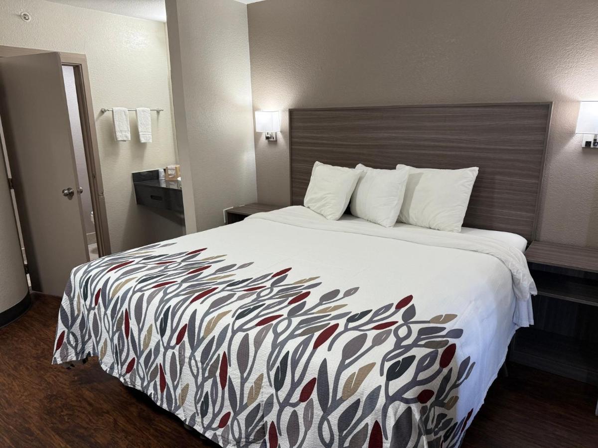 Red Roof Inn Austin - Round Rock - Housity