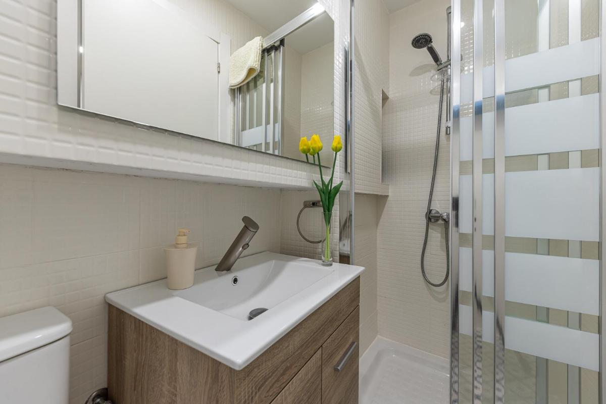 BNBHolder Adorable Studio Centre - Housity