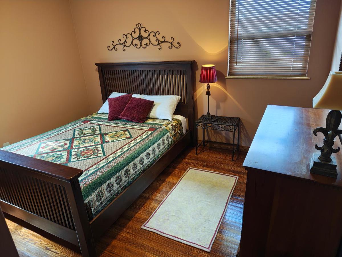 Pointer Palace - Housity