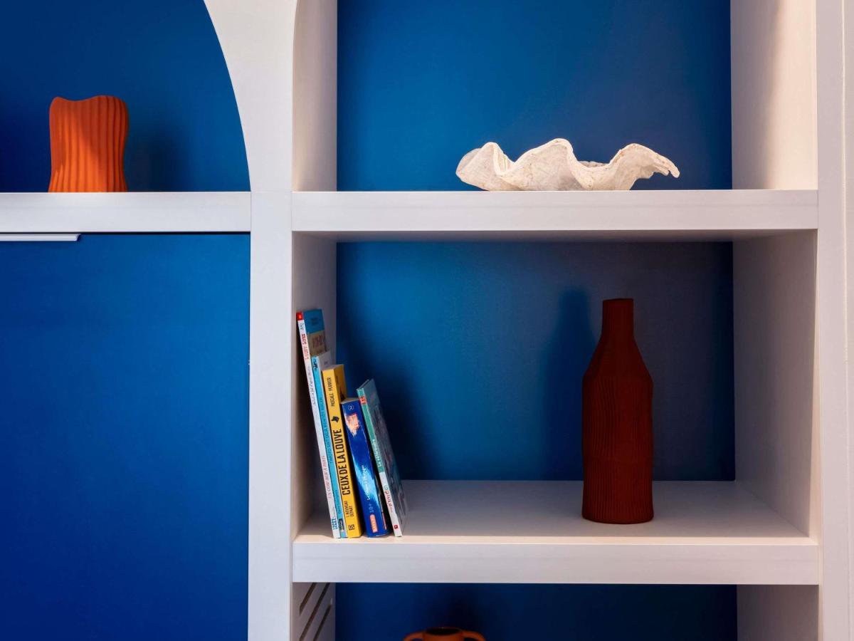 Bibliothèque dans l'hôtel