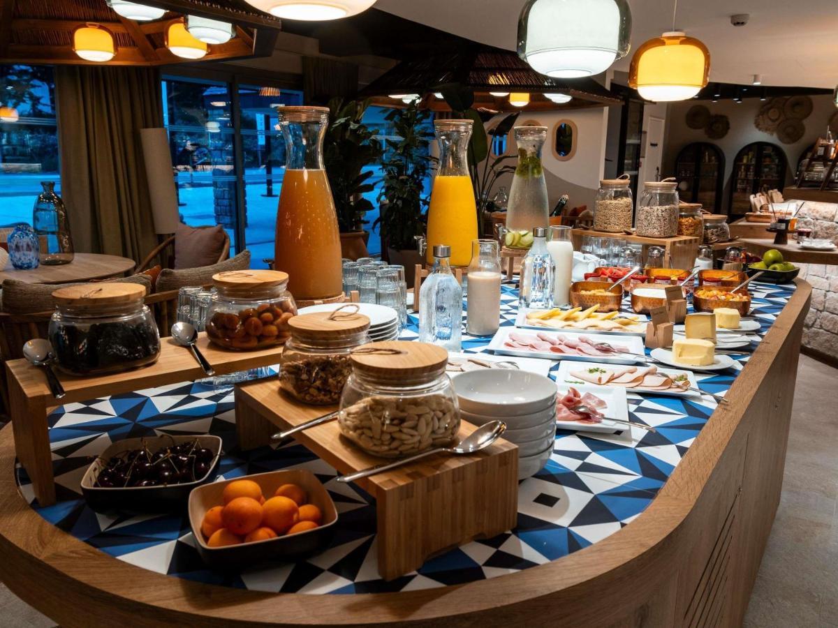 Nourriture dans l'hôtel ou à proximité