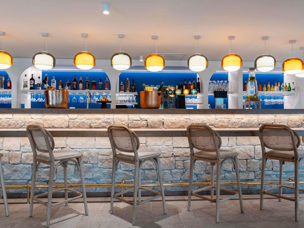 Salon ou bar de l'établissement Mercure Quiberon Hotel