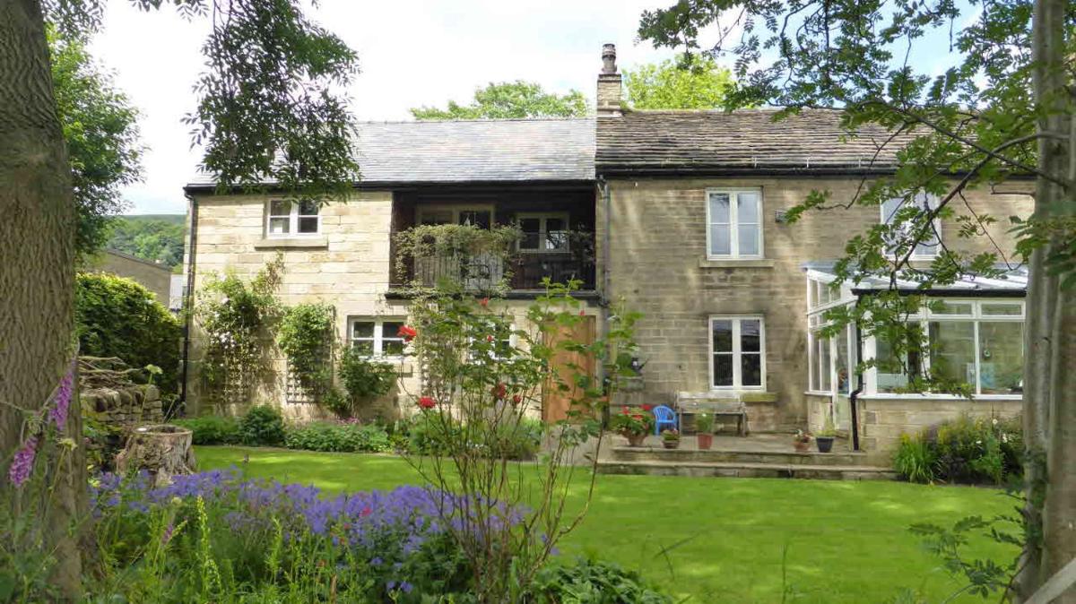 Chinley End Farm - Housity