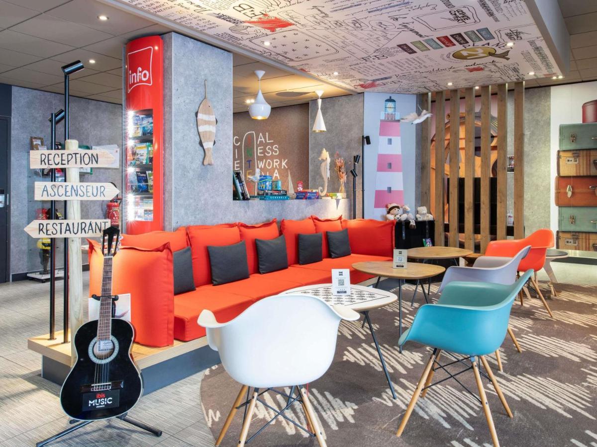 Coin salon dans l'établissement ibis La Baule Pornichet Plage