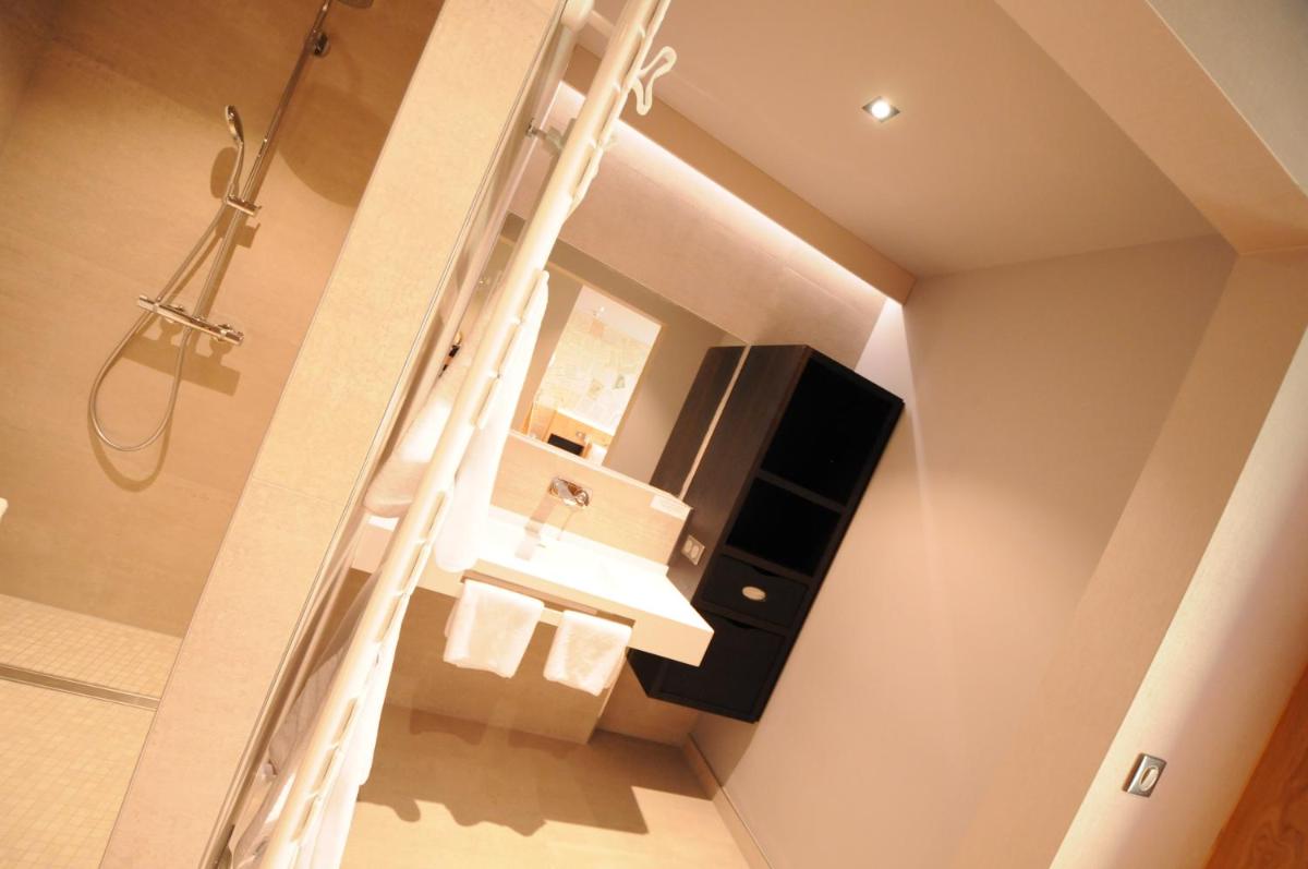 Logis Hotel Restaurant Au Boeuf Rouge - Housity