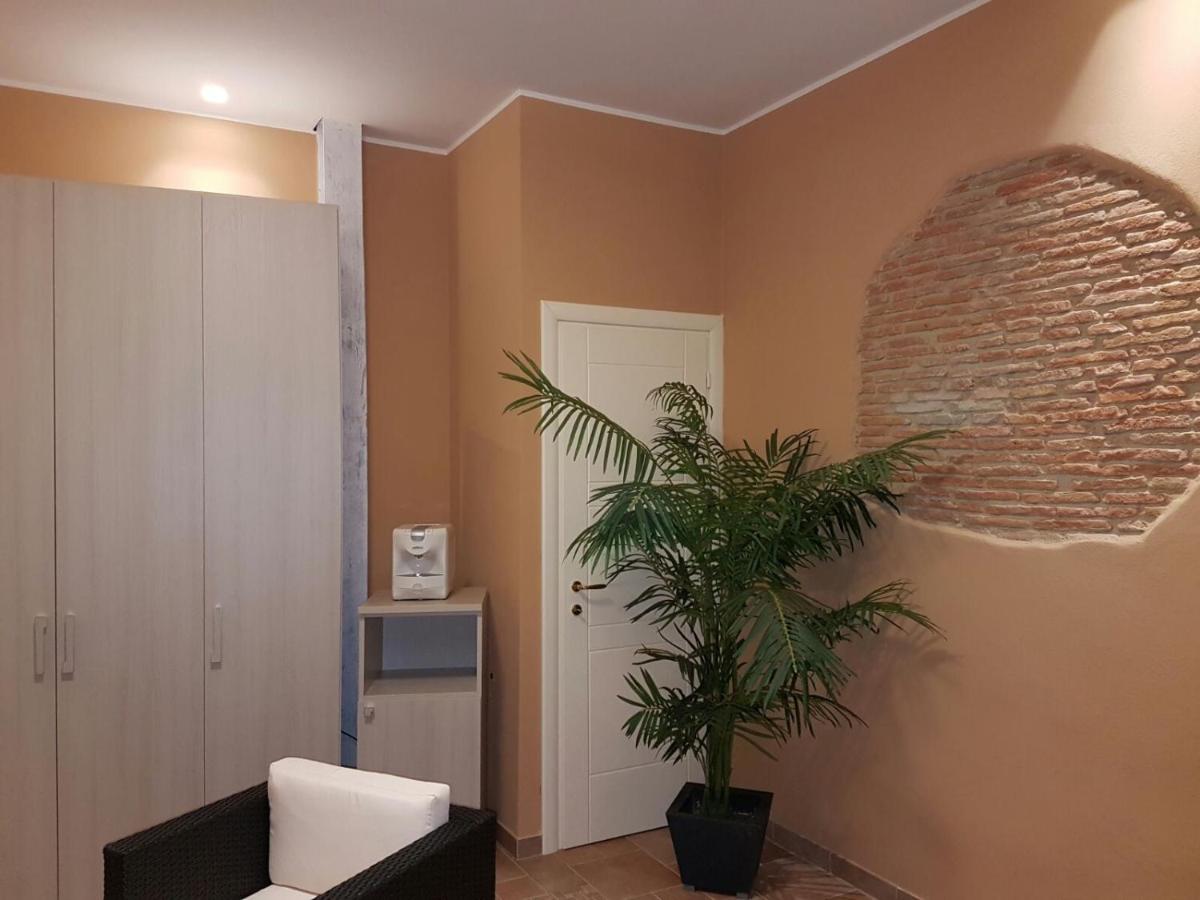 Perla Nera Guesthouse - Housity