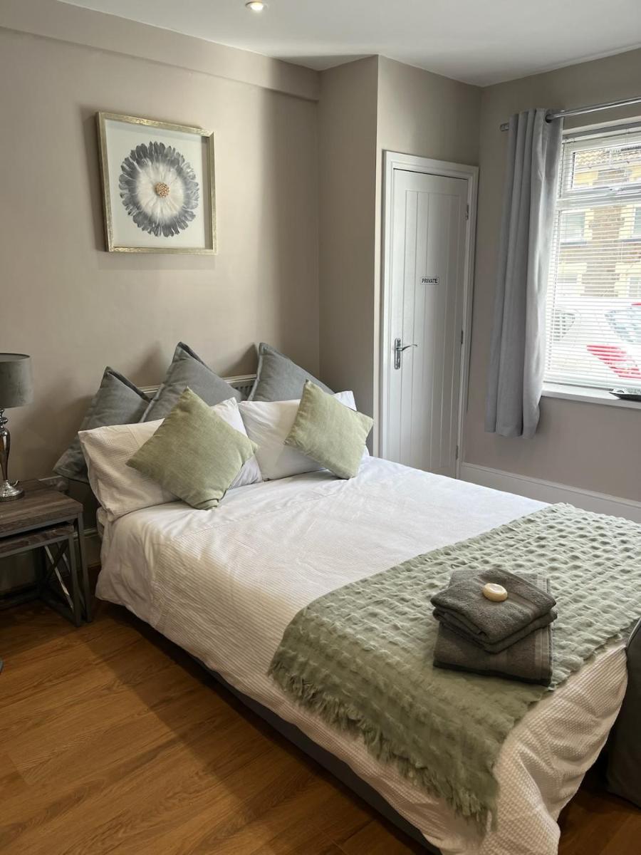 Flat in Maerdy - Housity