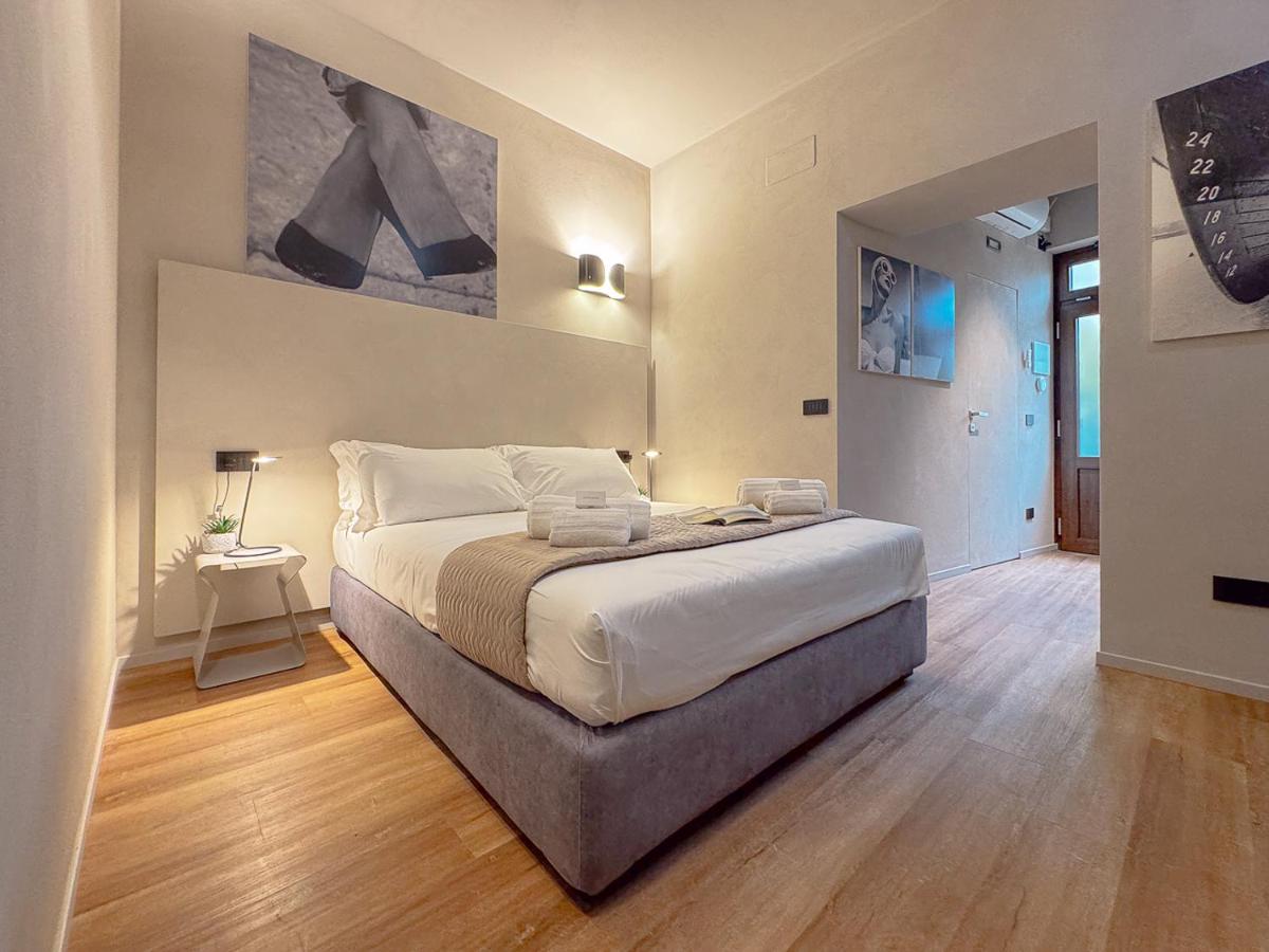 Blu Rooms - Rooms to Rest by Host Hero - Housity