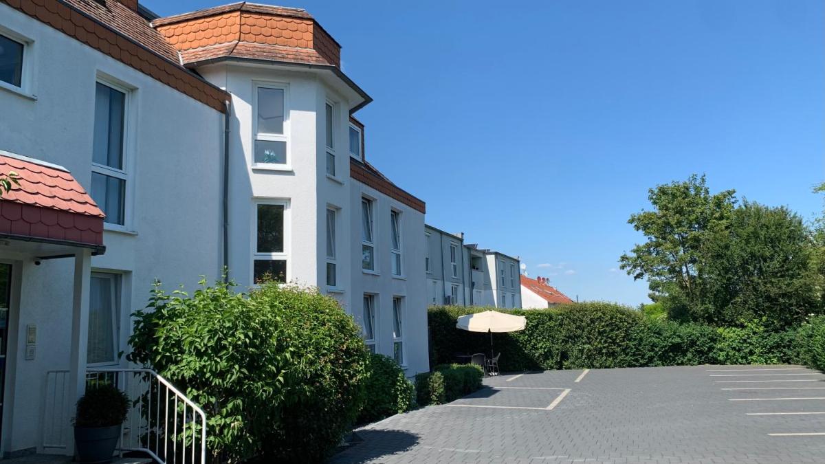 Hotel Garni - Housity