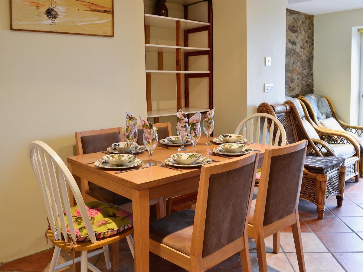 Halfway House - Housity