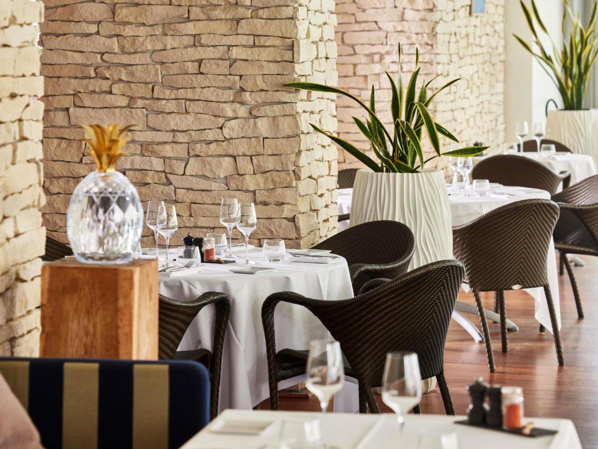 Restaurant ou autre lieu de restauration dans l'établissement Sofitel Biarritz Le Miramar Thalassa