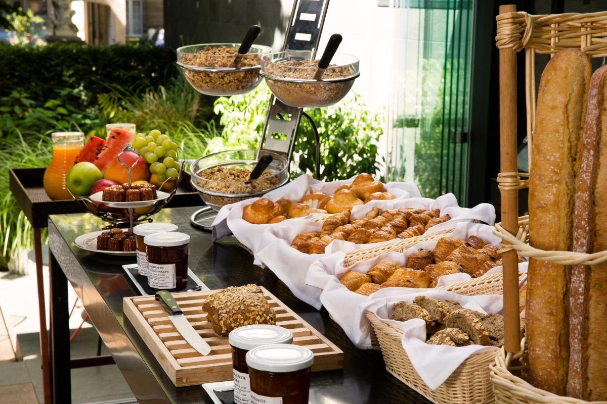 Nourriture dans l'hôtel ou à proximité