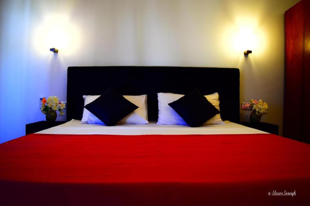 RUMA Surf Hotel - Housity