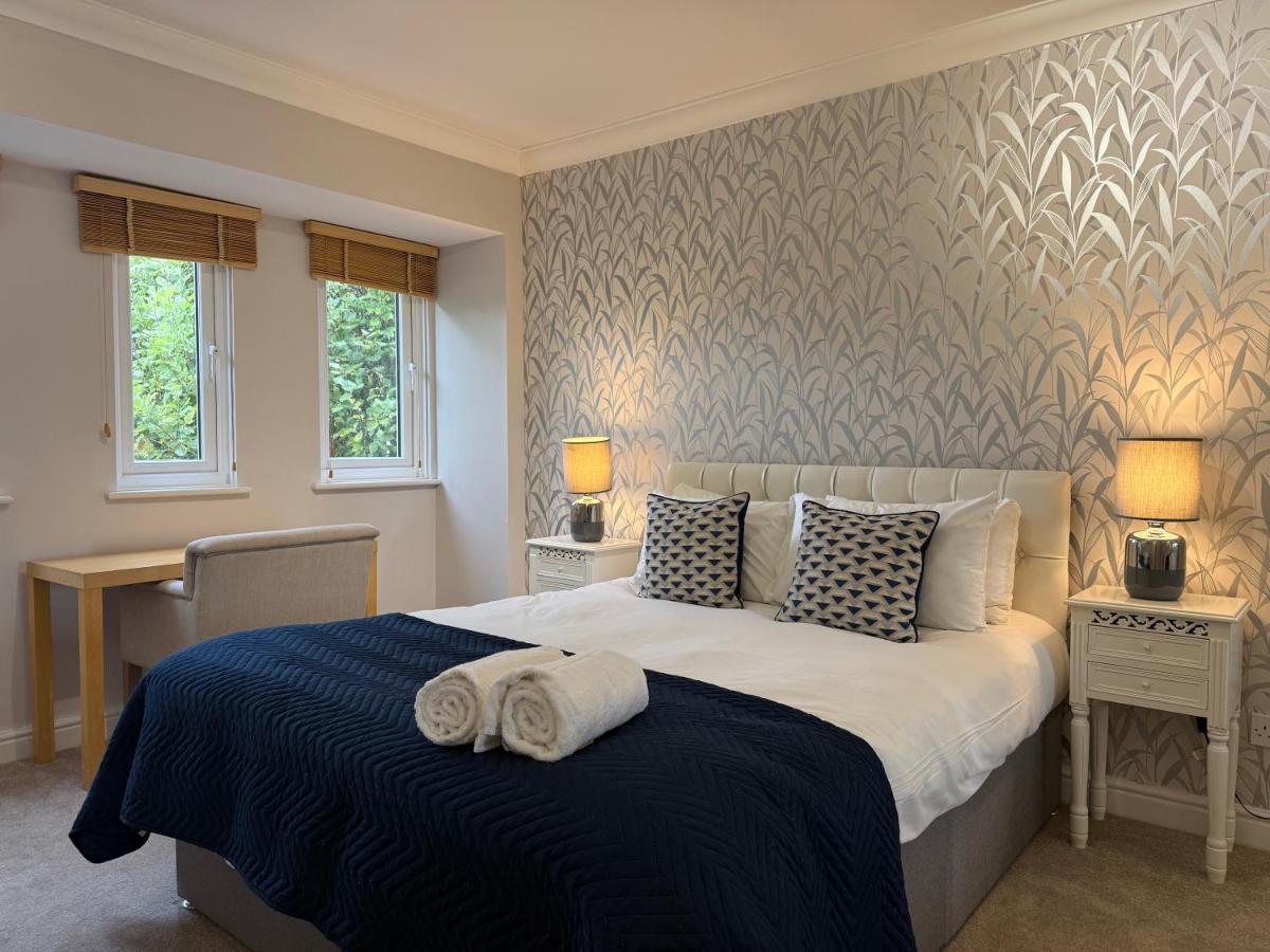Stylish Two-Bedroom Apartments in Windsor - Hizvo