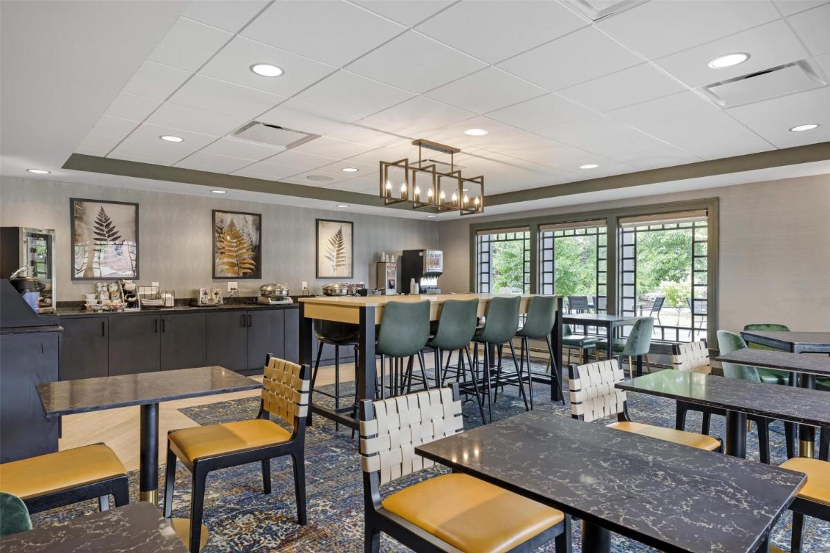Best Western Potsdam University Park Inn - Housity