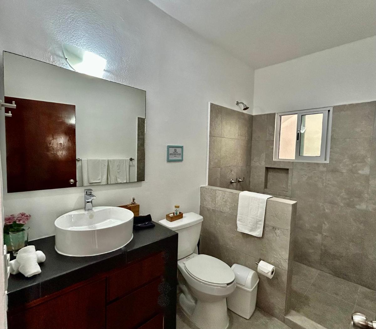 Aqua Guesthouse - Housity