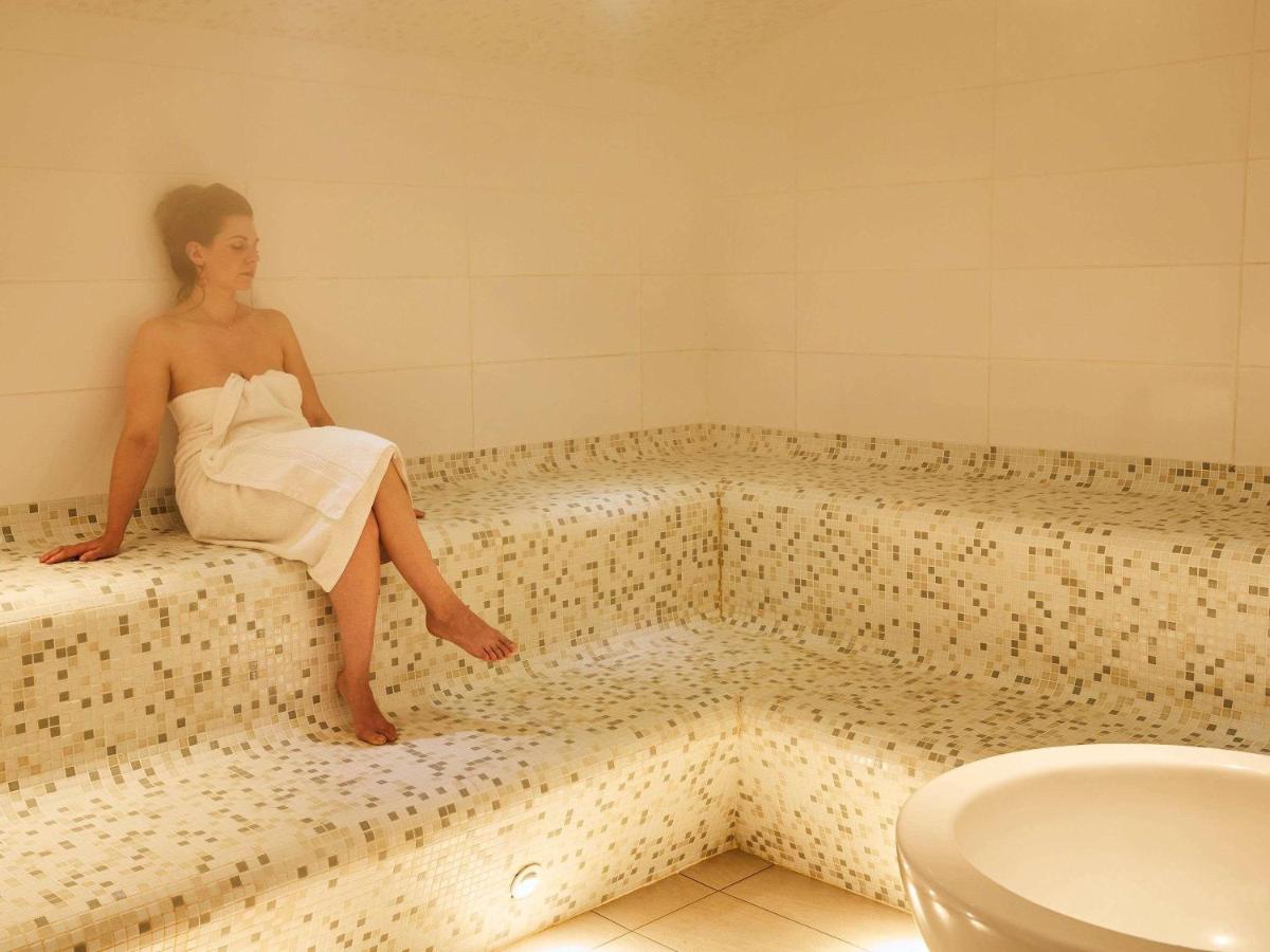 Salle de bains dans l'établissement Cabot Hotel Bordeaux - MGallery Collection