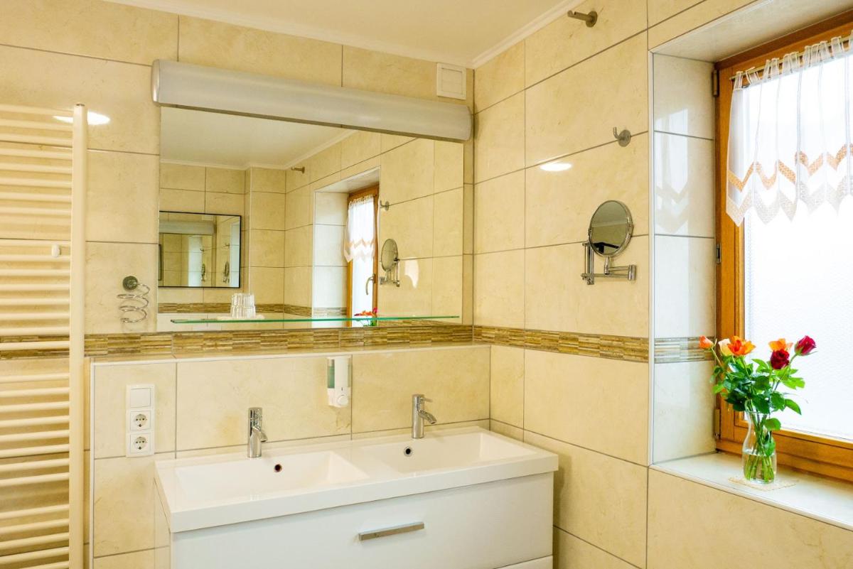 Hotel Viktoria - Housity