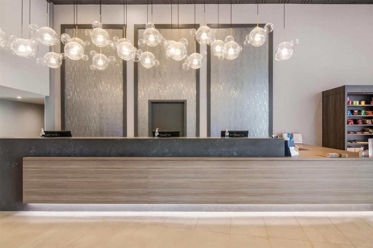 Hourglass Hotel, Trademark Collection by Wyndham - Housity