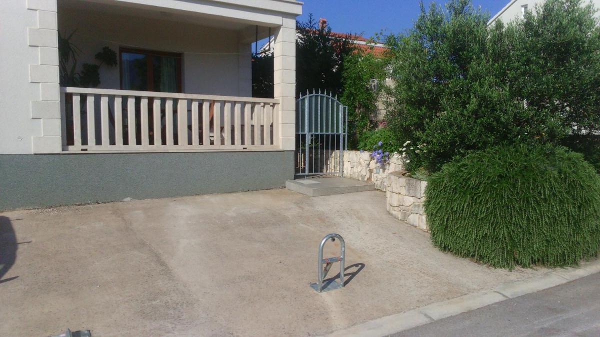 Apartments Iris - Housity