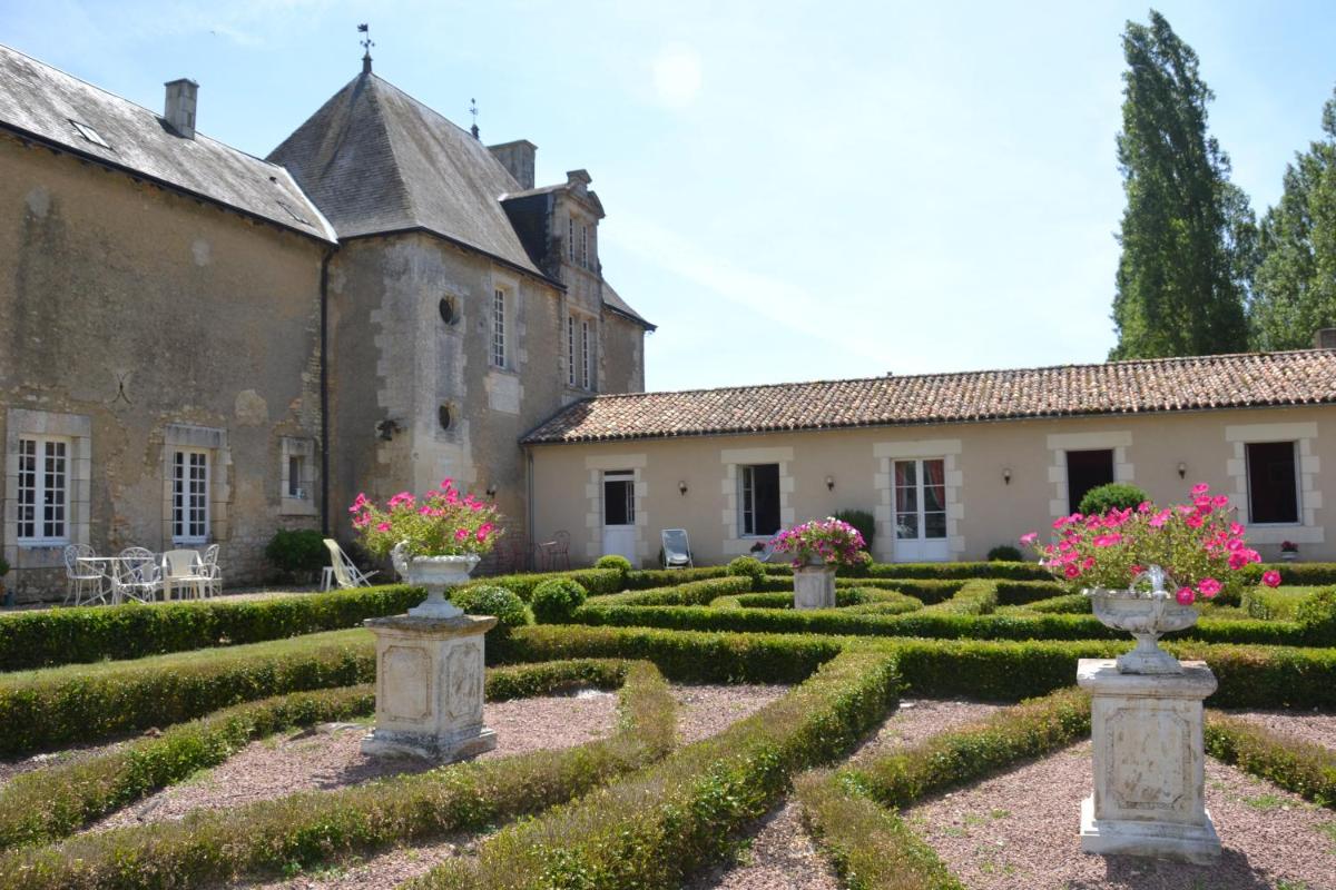 LOGIS du Château du Bois Doucet - Housity