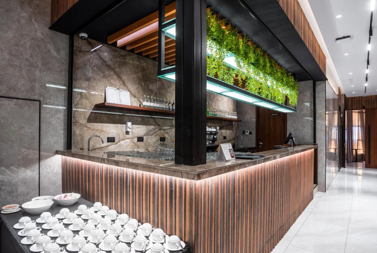 Best Western Plus Westlands - Housity