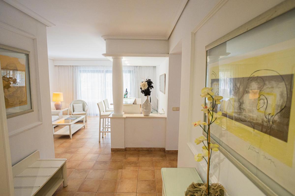 Imagen de la galería de Lago Garden Apart-Suites & Spa Hotel, en Cala Ratjada
