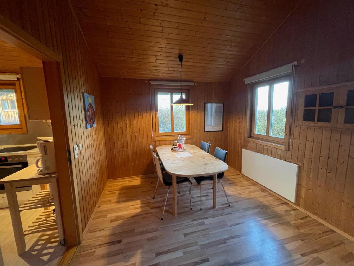 Ferienhäuschen 200 m vom See, mit eigenem Garten, Urlaub mit Hund in der Natur - Housity