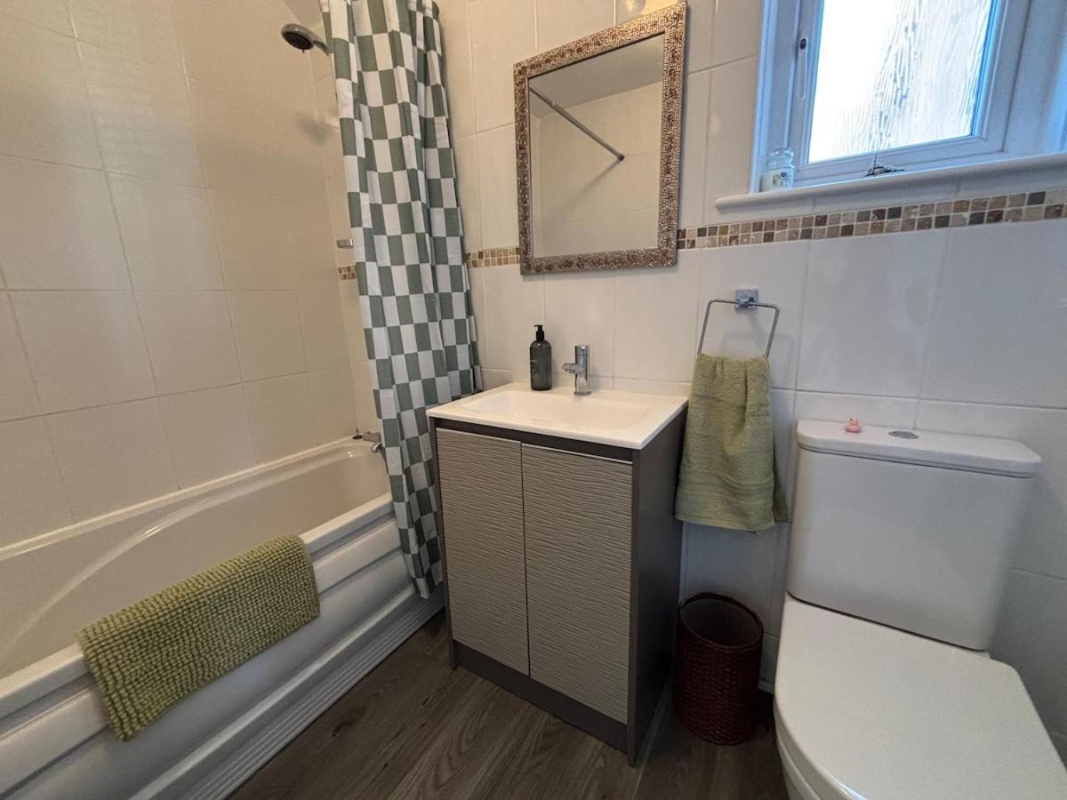 11B Beachside - Housity