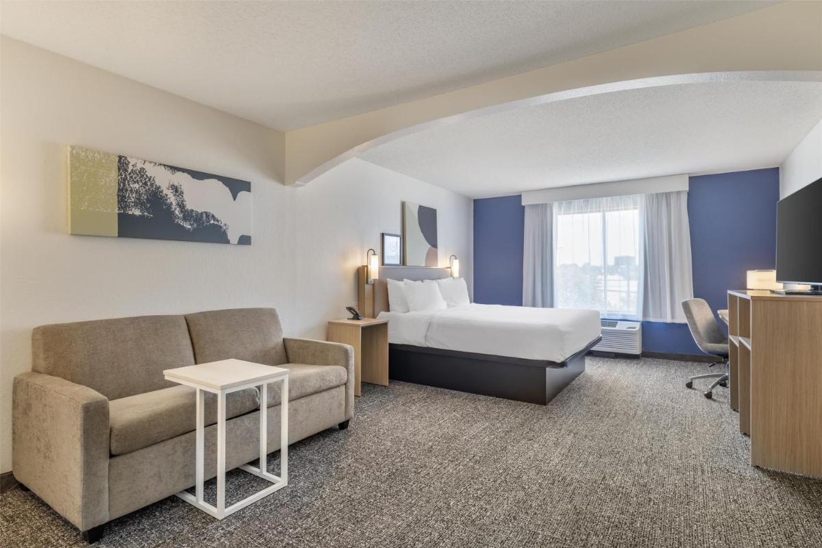 Spark by Hilton La Crosse Onalaska - Housity
